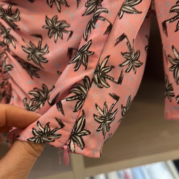 Floral Pink Ruched Top - Picture 9 of 10